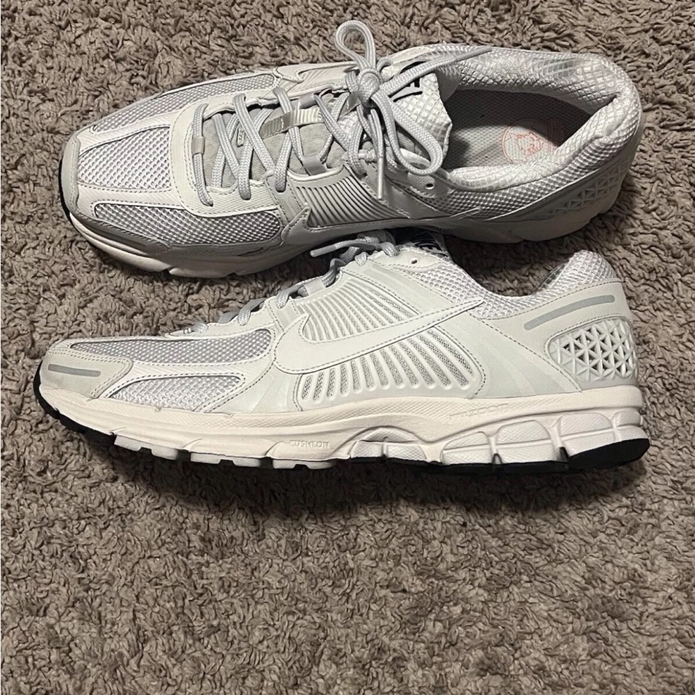 Nike vomero 5
